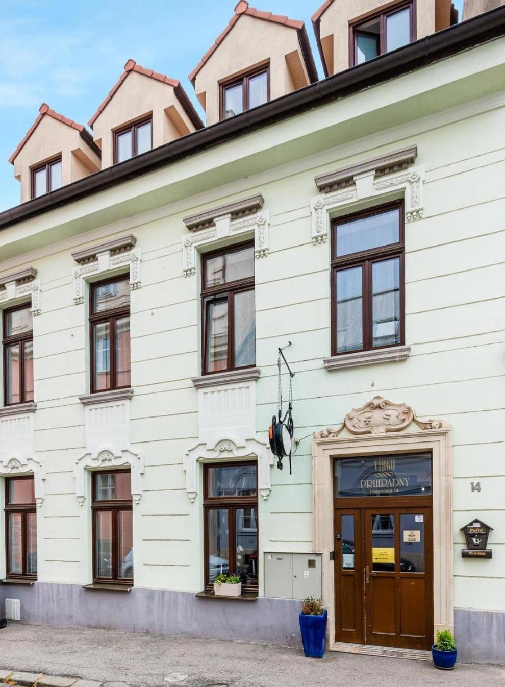 Garni Hotel Virgo Bratislava Exterior photo